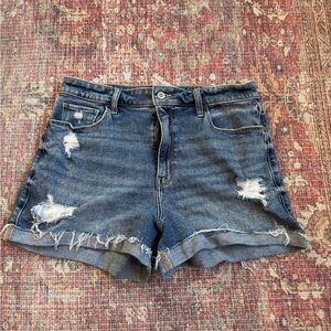 Hollister 12/31 Ultra High Rise Mom Short 3” inseam with distressing
